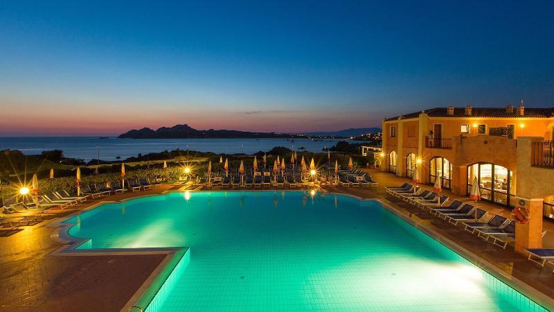 Hotel Mangia'S Santa Teresa Sardinia, Curio Collection By Hilton Santa Teresa Gallura Exterior foto